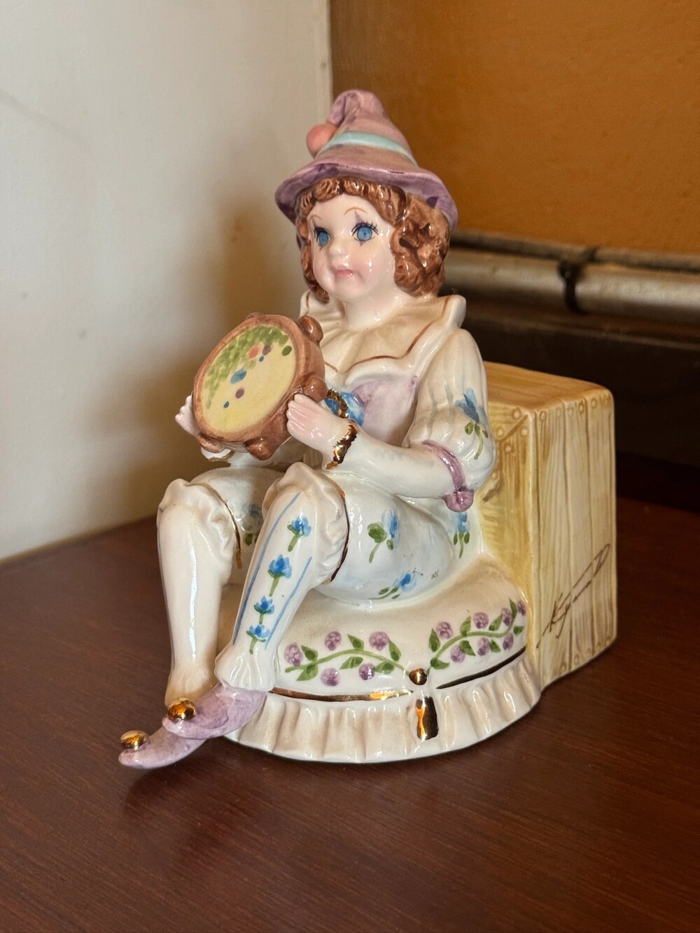 D76. 1990 Schmid Yamada Make Someone Happy Clown Tambourine Music Box